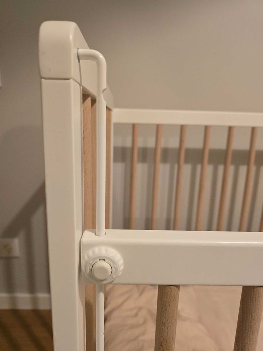 Berço Zara Home branco e madeira, com barra ajustável. COMO NOVO!