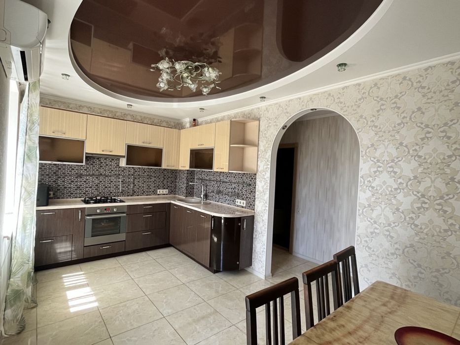 Оренда 2 кім. квартири 73м.кв. 1-поверх газ охорона