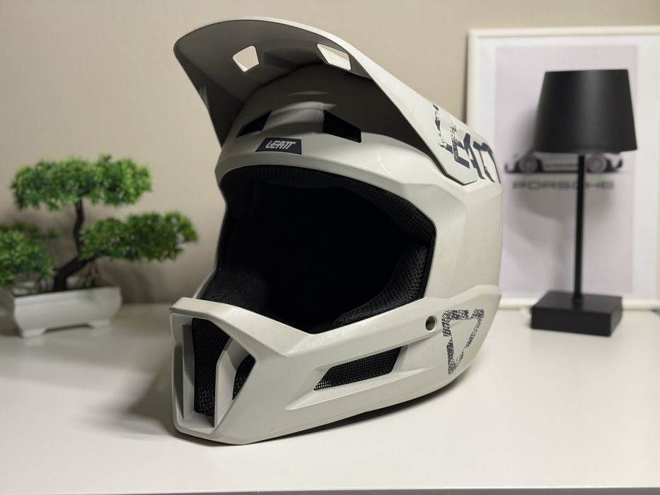 Шлем | Шолом Leatt 1.0 XL 59-62 Новий