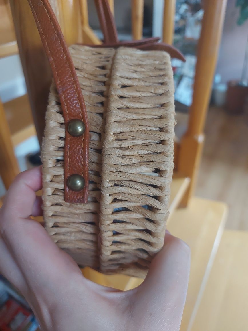 Torebka okrągła boho z trawy