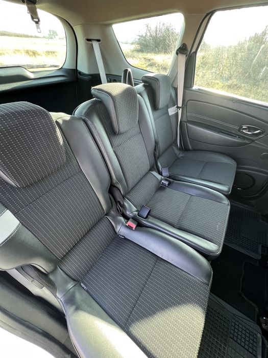 Рено Сценік з європи