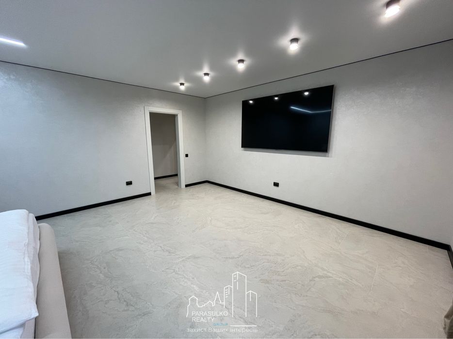 Продам шикарний будинок з меблями та приміадьною технікою