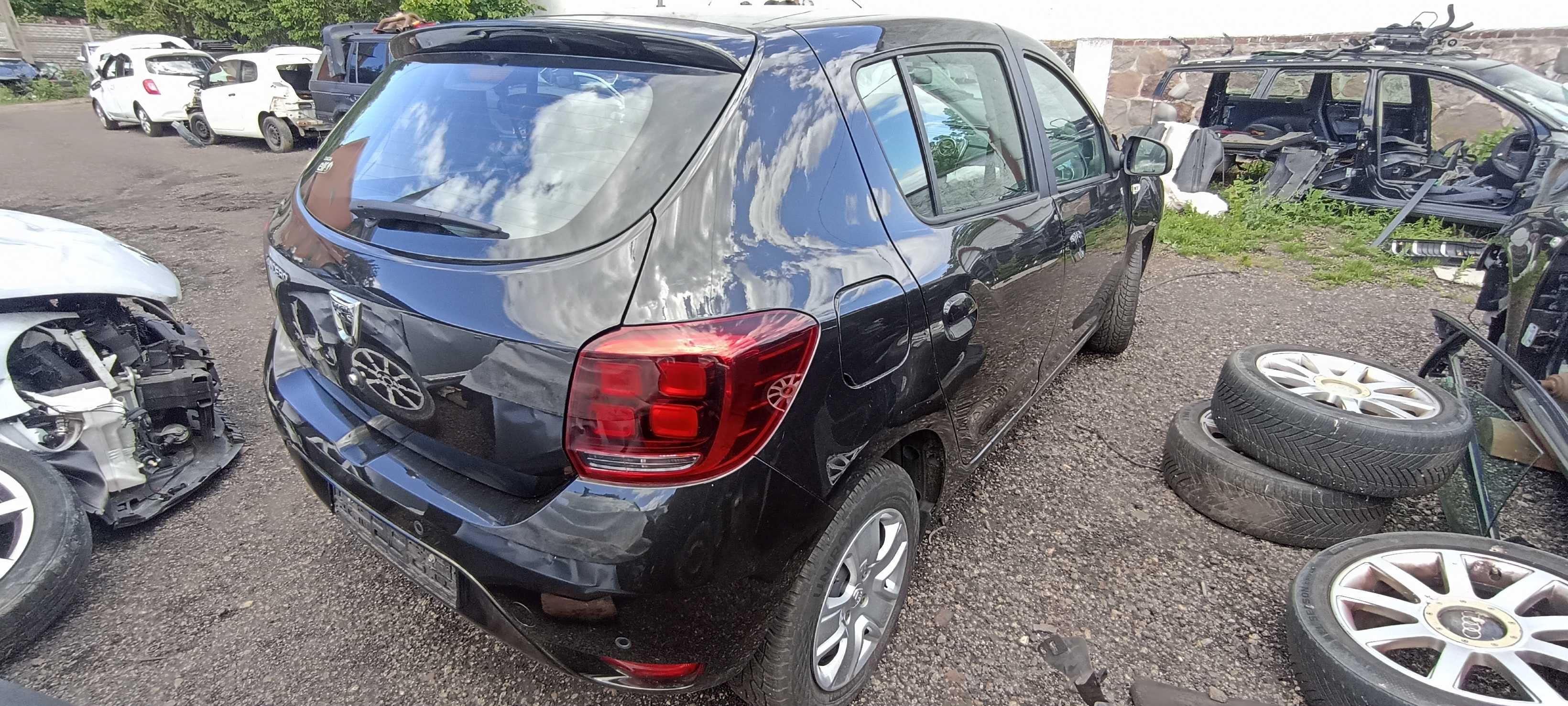 dacia sandero II 0.9 tce h4bb410 lak nv676 samochód na części
