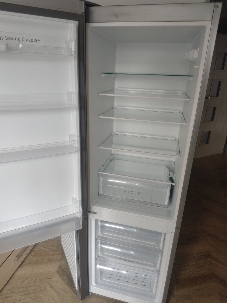 Lodówka Amica FK2515.4UTX