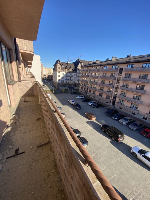 Продаж 2кім квартири на вул 8 Березня