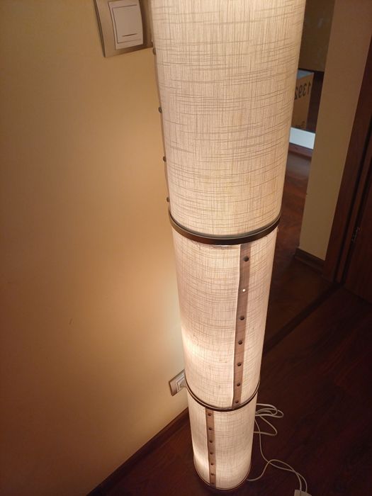 Lampa stojąca podłogowa