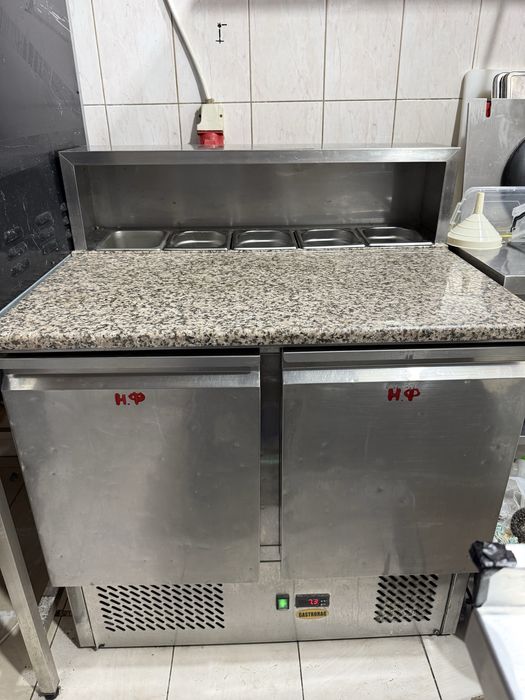 Стіл для піци, саладета