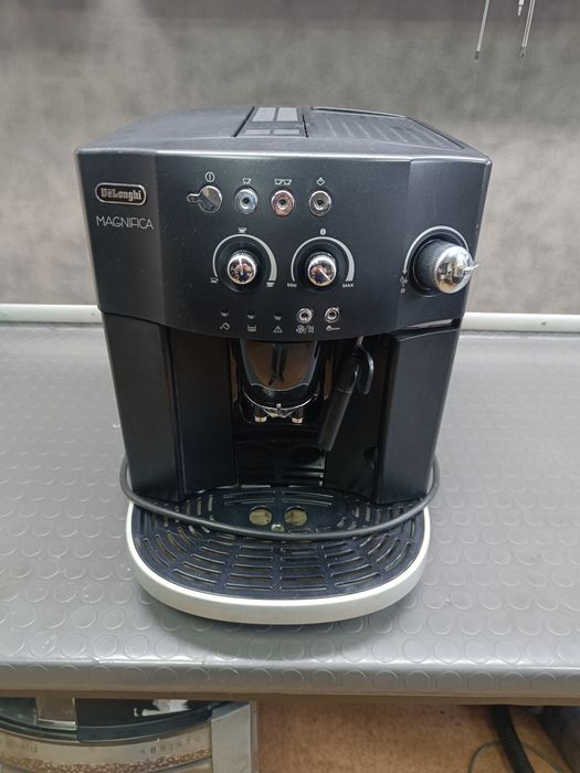 Кофемашина delonghi magnifica ( делонжи делонги )