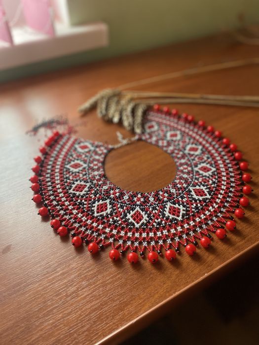 Силянка з бісеру, вироби, намисто з бісеру