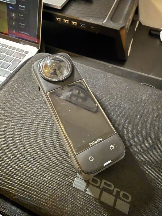 Camera Insta 360 X4