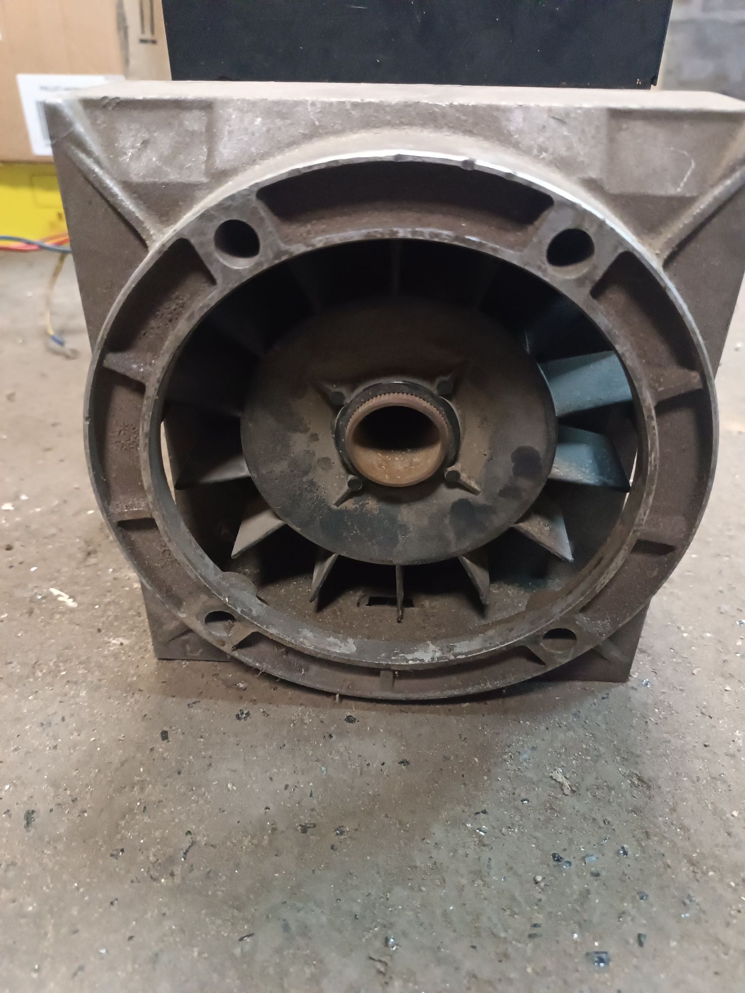 Продам генератор 6 kv