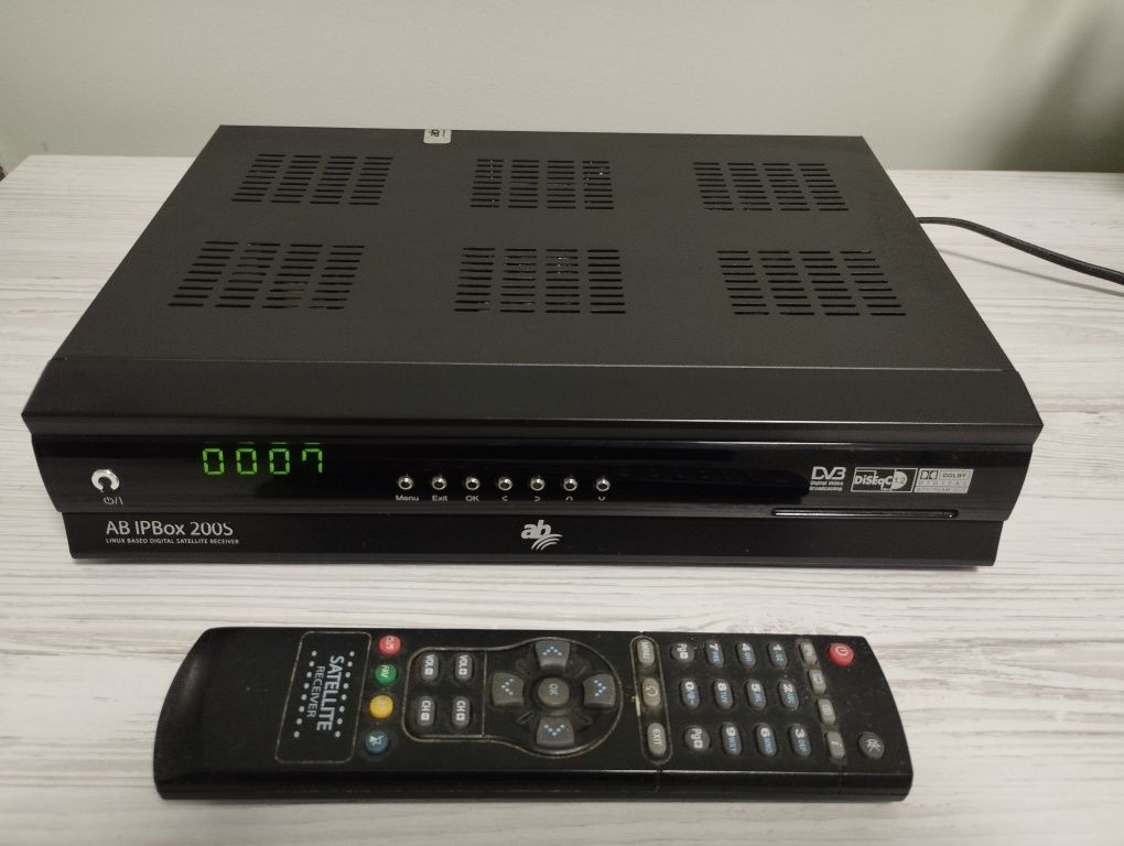 Тюнер супутникового ТБ AB IPBox200s