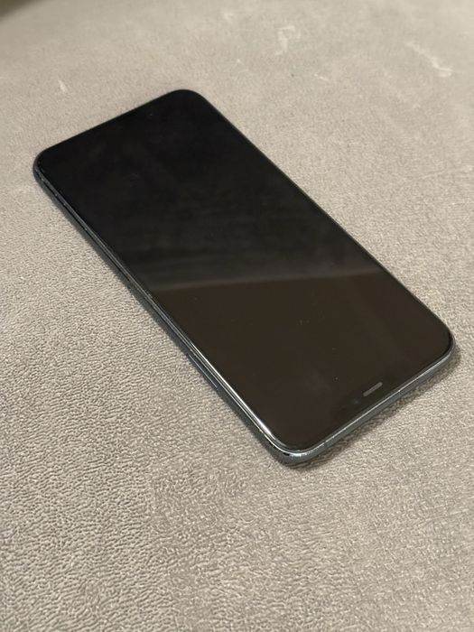 iPhone 11 Pro Max – 64GB – Bom Estado Geral