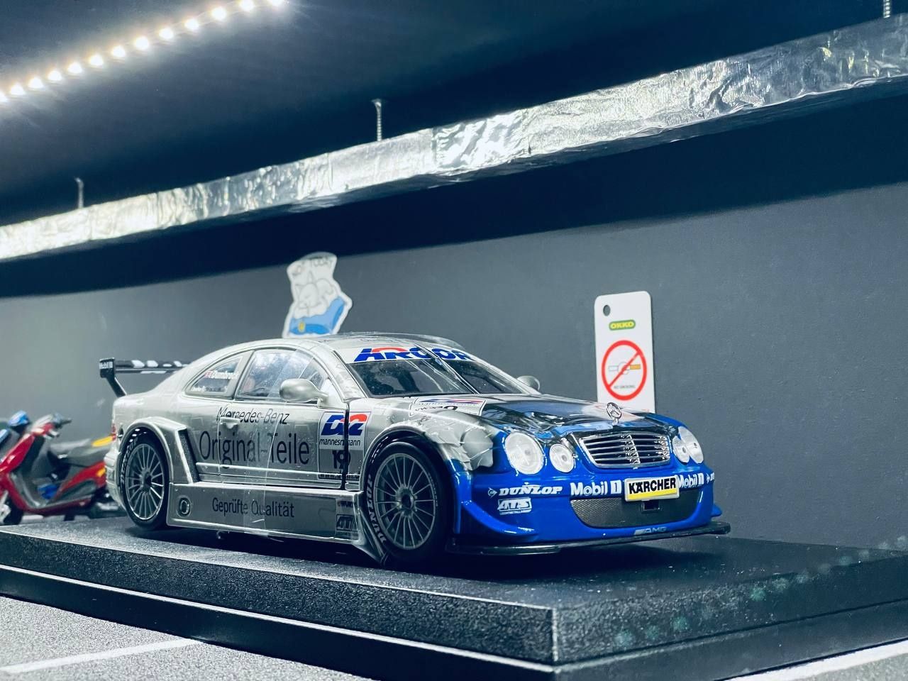 Модель Машинка Mercedes CLK DTM 1:18 Maisto