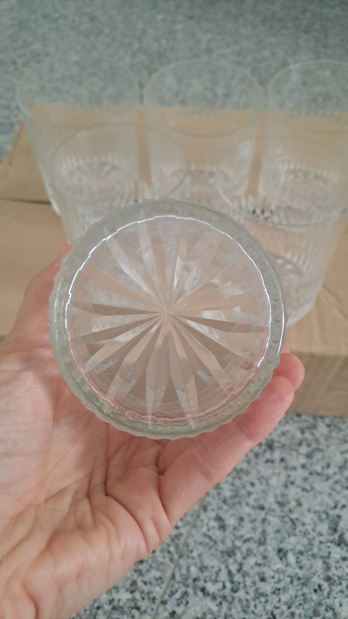 6 copos de whisky