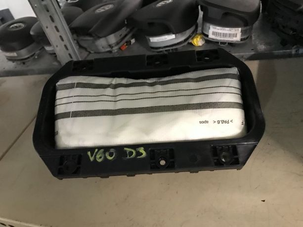 Airbag poduszka pasażera VOLVO V60 II D3  30715602