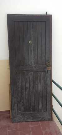 Porta madeira com fechadura alta segurança 80x200cm
