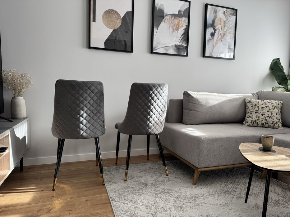 Krzesła Pikowane Velvet Piano