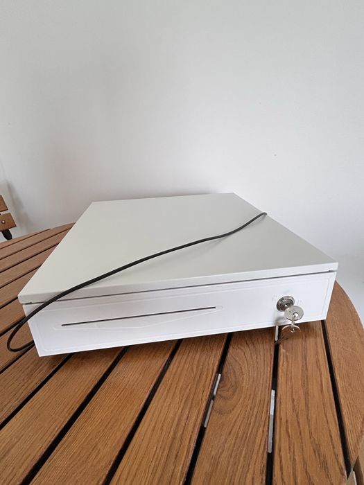 Biała szuflada kasowa
