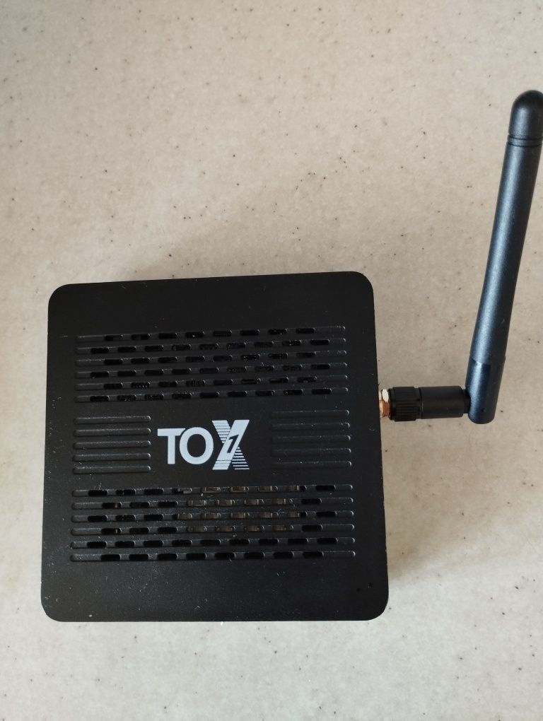Смарт тв приставка TOX1 4/32 Smart TV Box Android