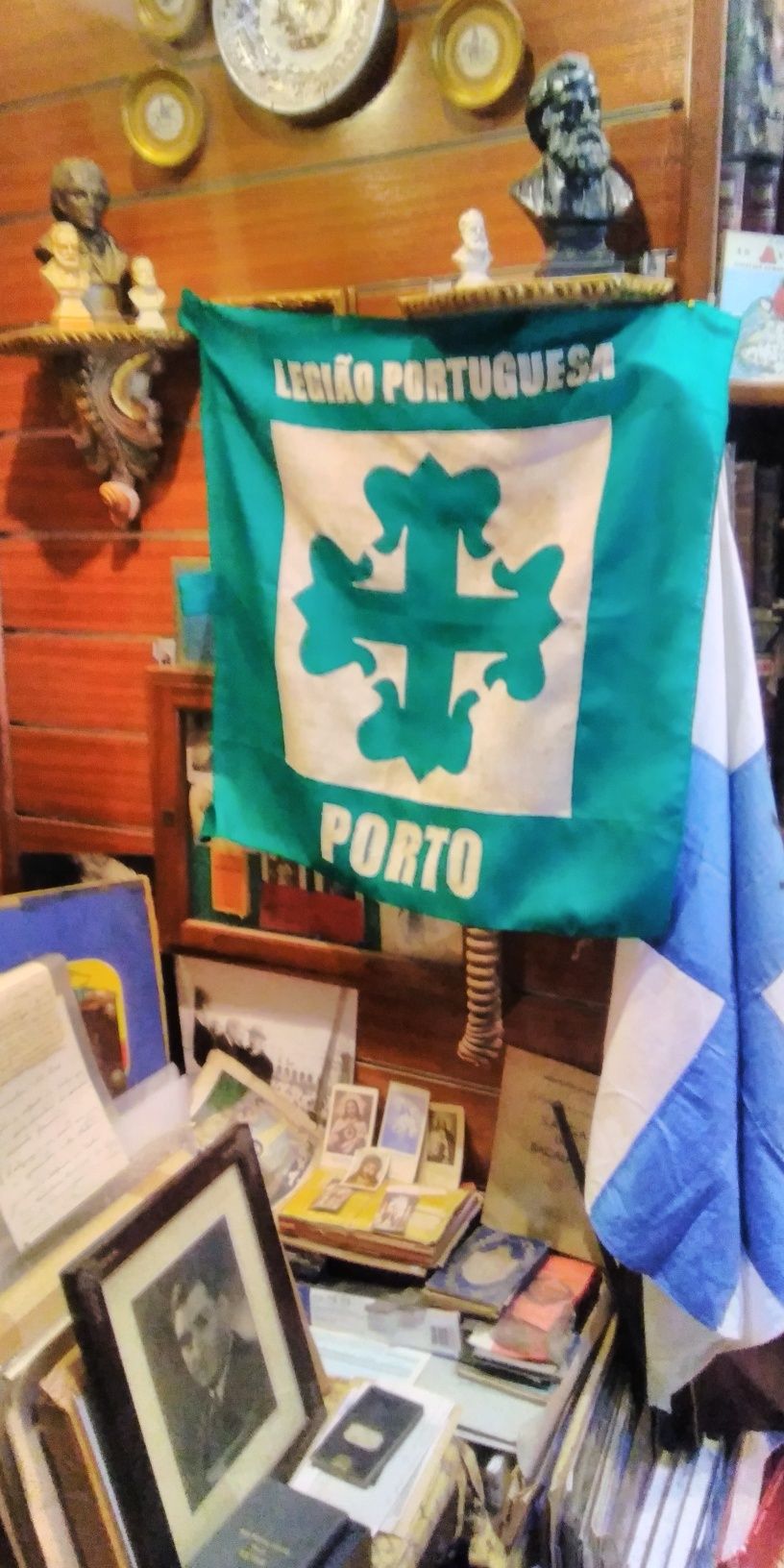 Militaria, Estandarte da Legião Portuguesa ,, Porto.