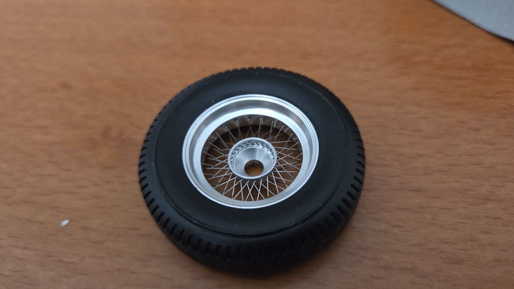 1:18 Aston Martin DB5 - lepszy niż Autoart, prawie jak CMC