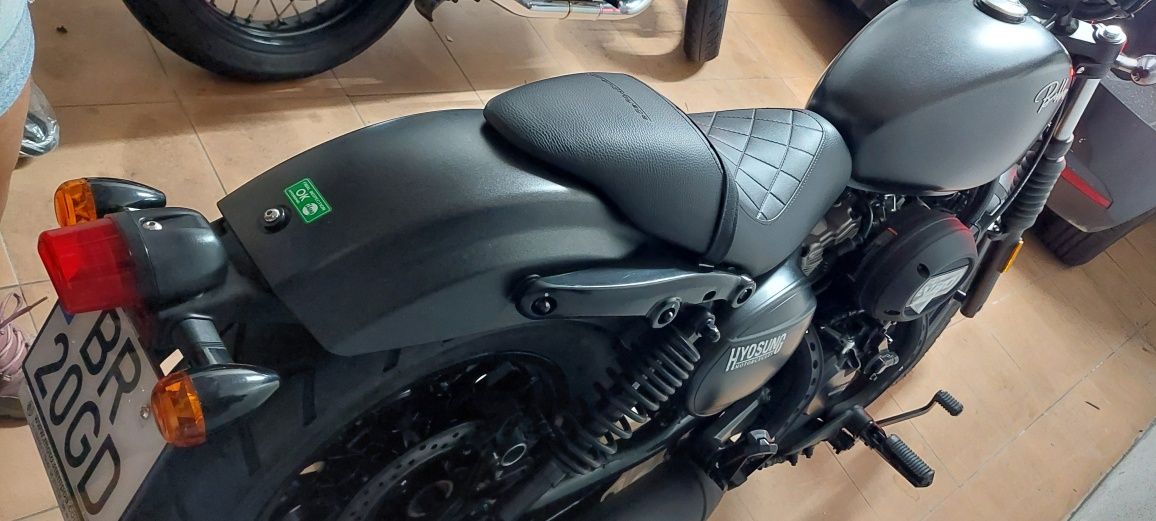 Hyosung Bobber 125