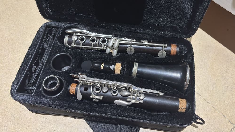 Clarinete Normandy em Sib – Completo com Estojo