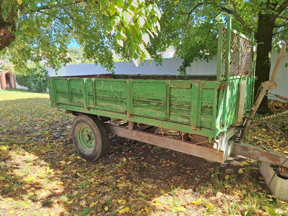 Atrelado agrícola Tribasculante 5000 kg