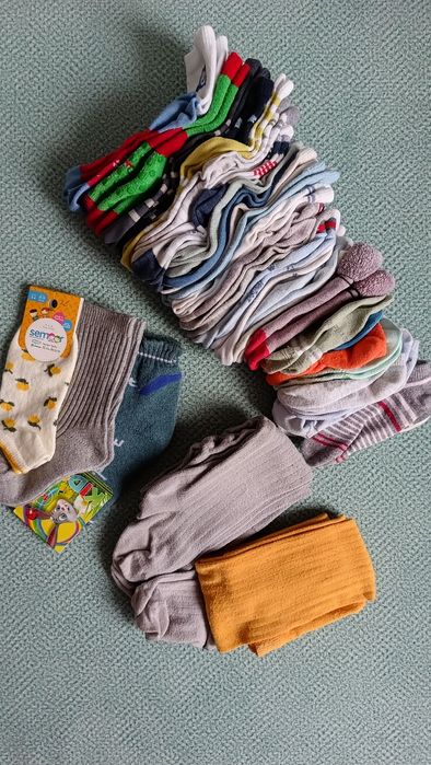 Лот дитячих шкарпеток, стан дуже добрий, 1-3 років.