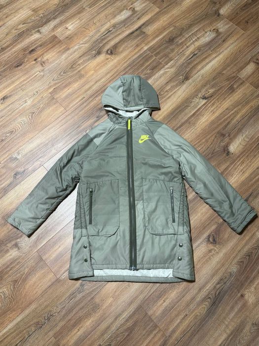 Дитяча двостороння куртка Nike
Стан 9/10. Два бо