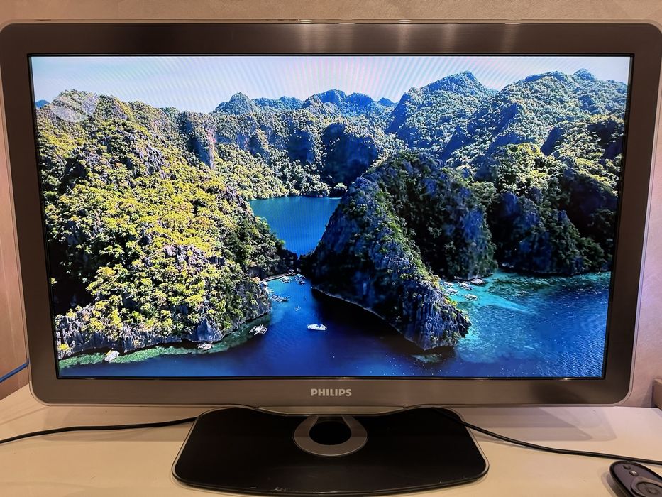 Телевизор Philips 32PFL7685H/12, матрица 14 бит!