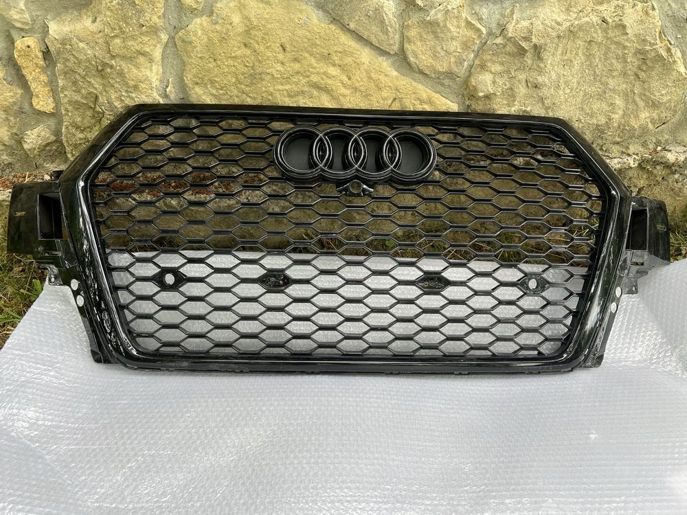 Решітка радіатора Audi q7 4m