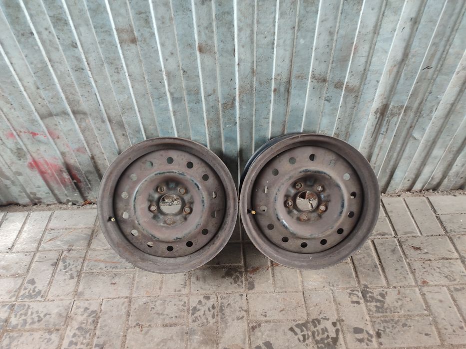 Диски металеві r16 nissan 5.114.3 eт-40 dia 66.1