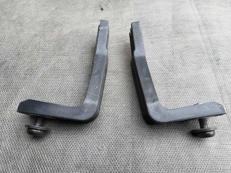 AUDI A8 D3 uchwyt , mocowanie reflektora .