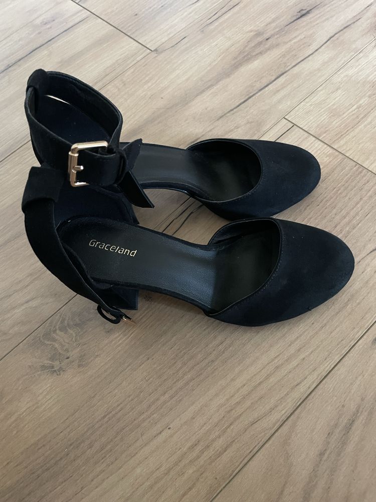 Buty zamszowe rozm 37 GRACELAND