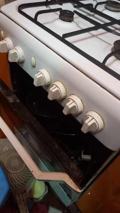 Продам газовую плиту