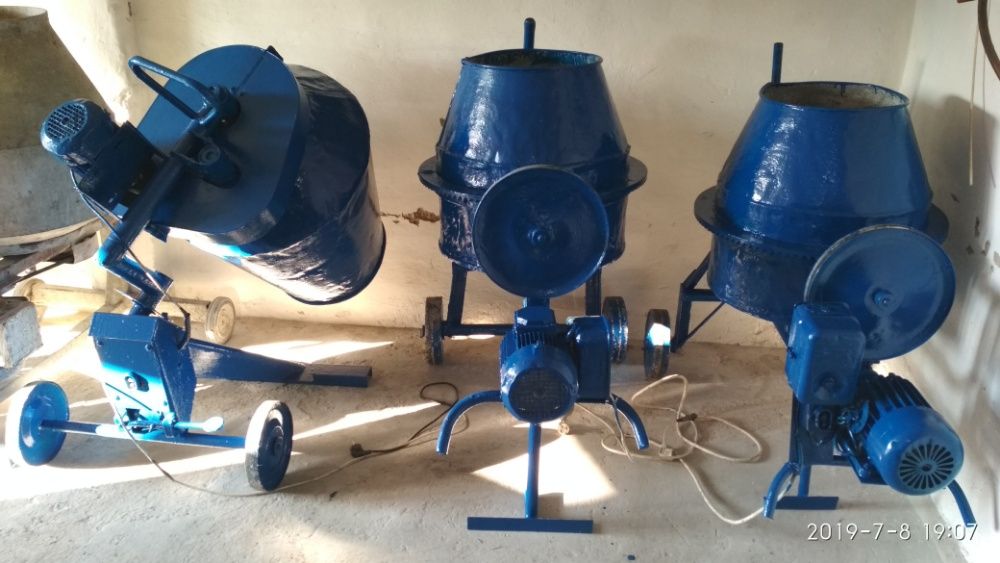 Бетономешалка (бетономішалка, бетонозмішувач)