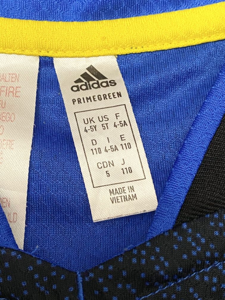 Футбольная форма Adidas original 4-5 лет 110 см футболка шорты гетры.