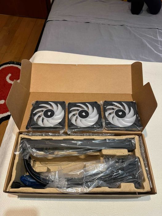 iCUE H150i Elite LCD XT Display Liquid CPU Cooler