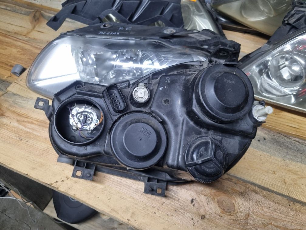 Lampa polo 9 N prawy przod