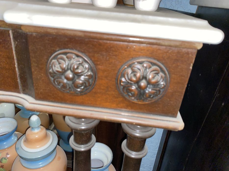 Móvel de Corredor com Espelho e Tampo em Mármore