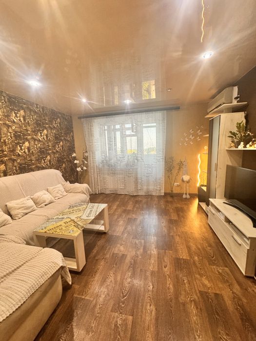 Продам 3х комнатную . Димитровский рынок