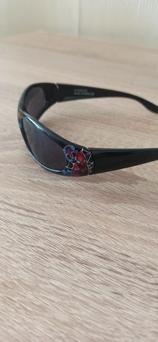 Okulary przeciwsłoneczne dla chłopca Spider-Man