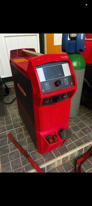 Vende se 2 máquinas de soldagem