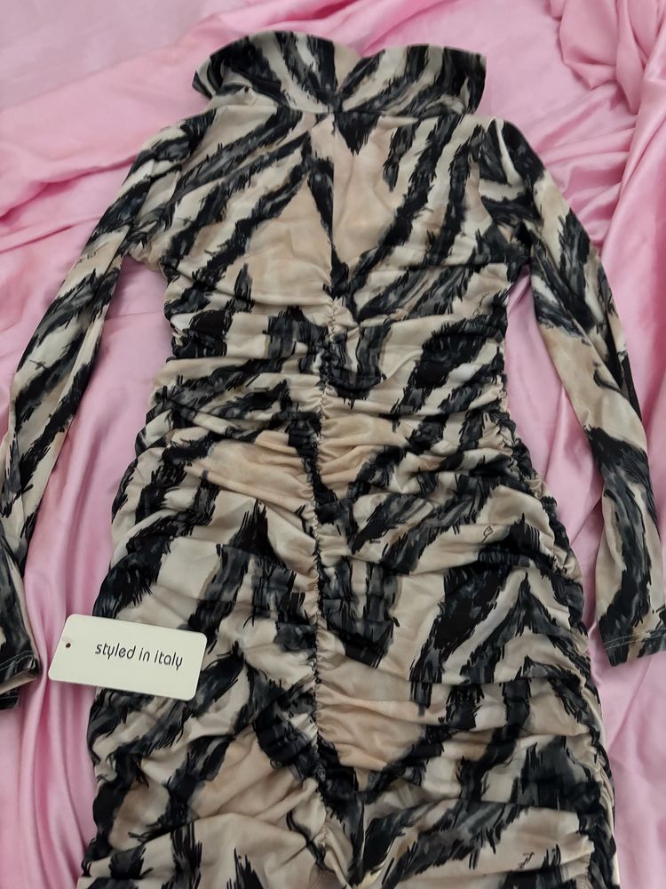 Vestido NOVO push up TU
