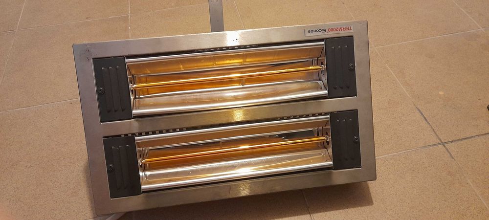 Promienikowy reflektor ciepła