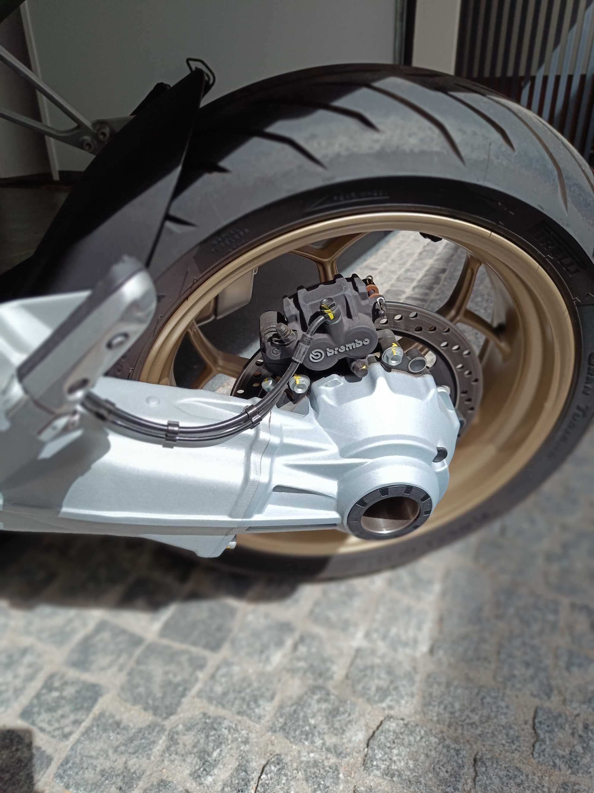 Moto Guzzi V100 Mandello