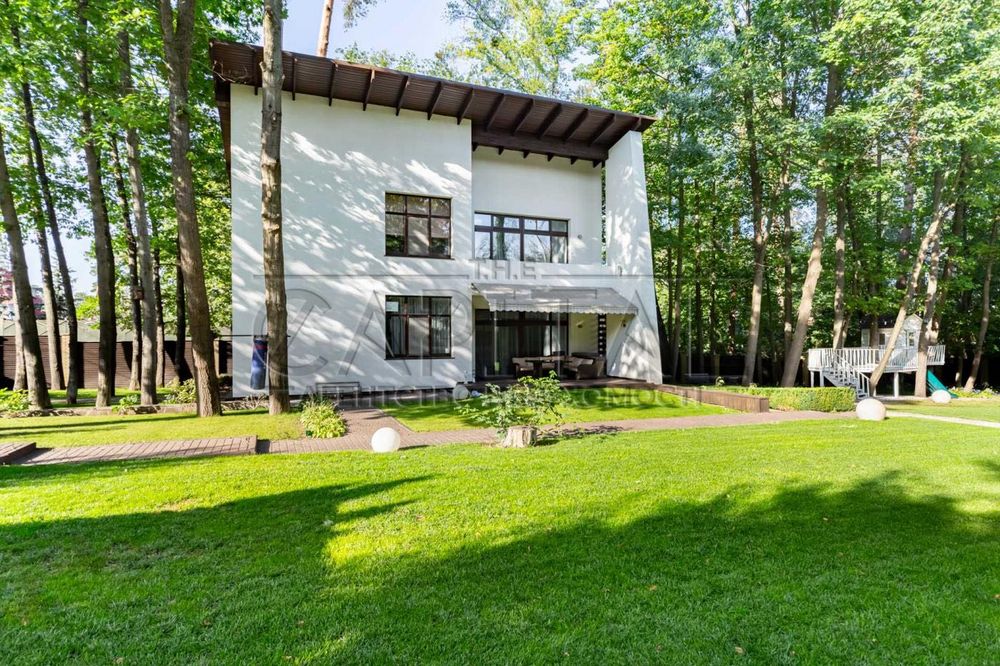 Пропонується в оренду чудовий будинок площею 300м2