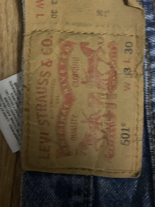 джинсы Levis 501, в синем цвете; W: 33; L:30. Casual/old money
